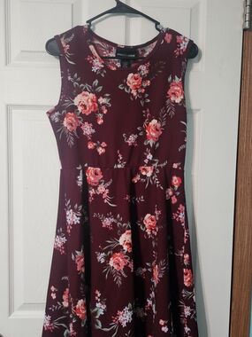Jennifer Lauren Floral Midi Dress in Burgundy